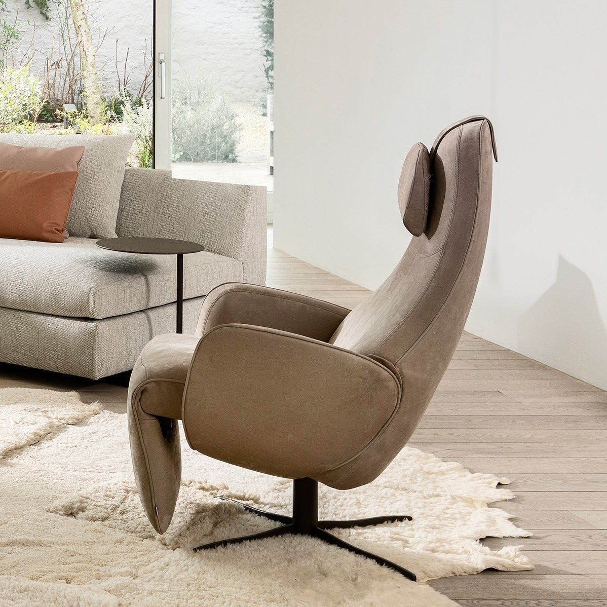 Fauteuil relax contemporain COSY GHOST JORI en cuir / en tissu