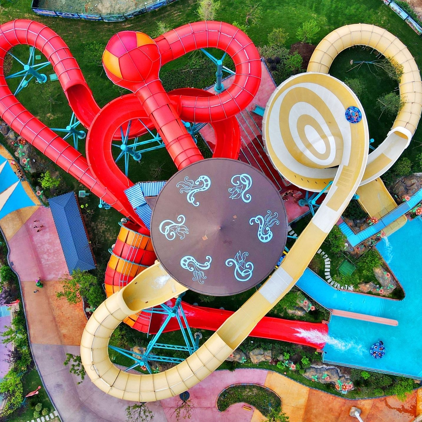 Toboggan aquatique tournant ORBITER WhiteWater pour parc aquatique / multiple / tubulaire