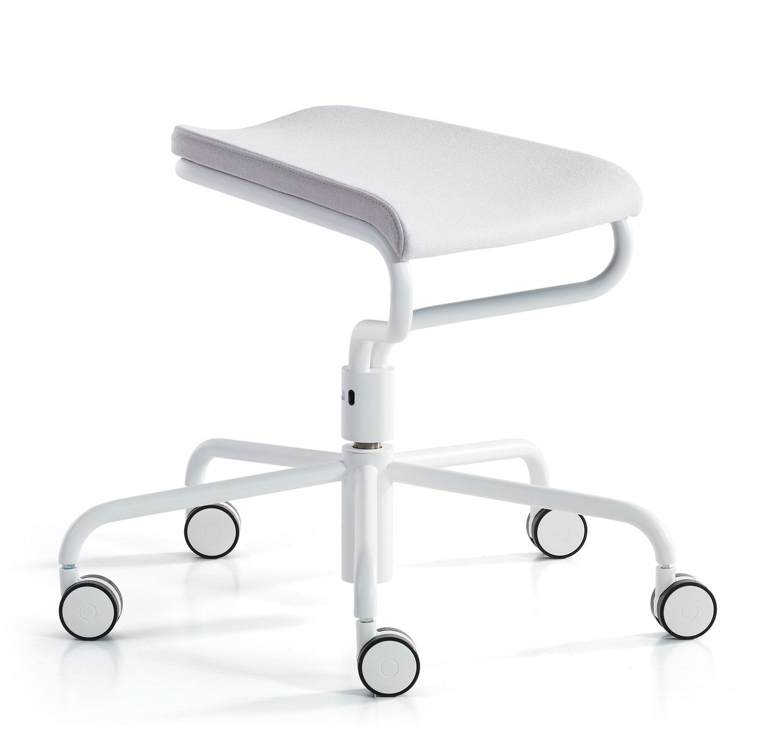 Tabouret industriel réglable en hauteur – assise ronde rembourrée et piètement métal argenté 10_0008564