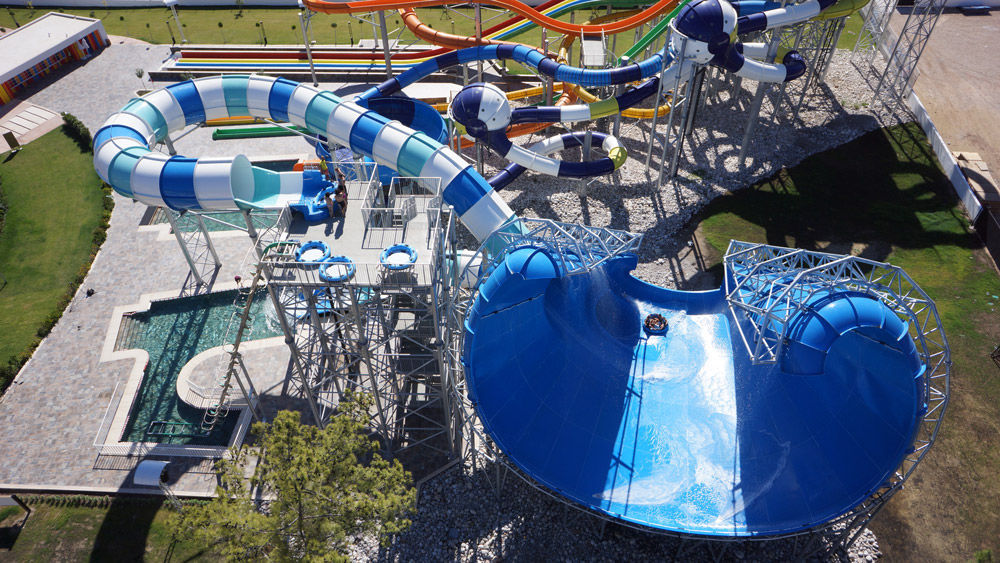 Toboggan tournant SURF SAFARI Polin Waterparks pour parc
