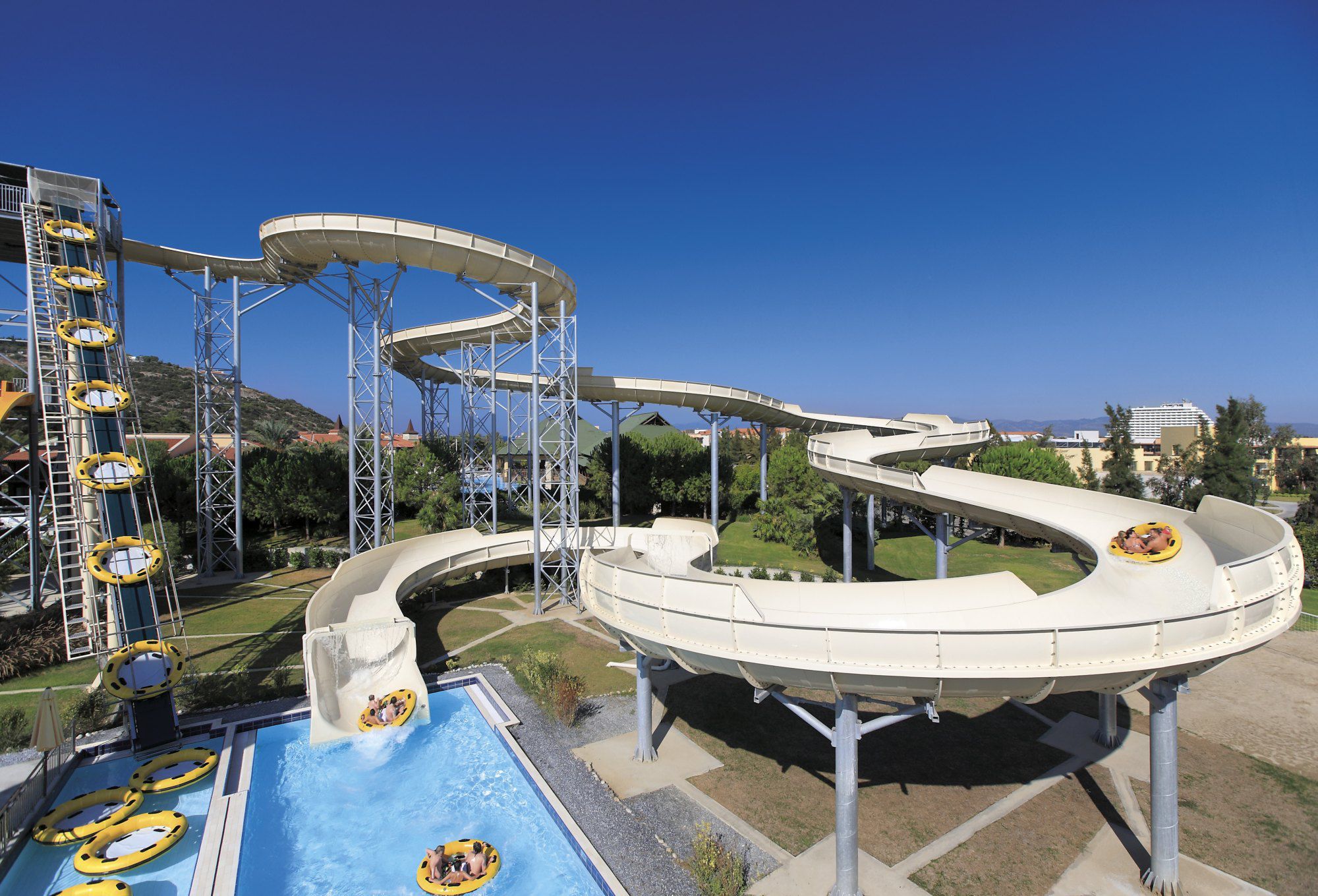 Toboggan tournant FAMILY Polin Waterparks pour parc aquatique