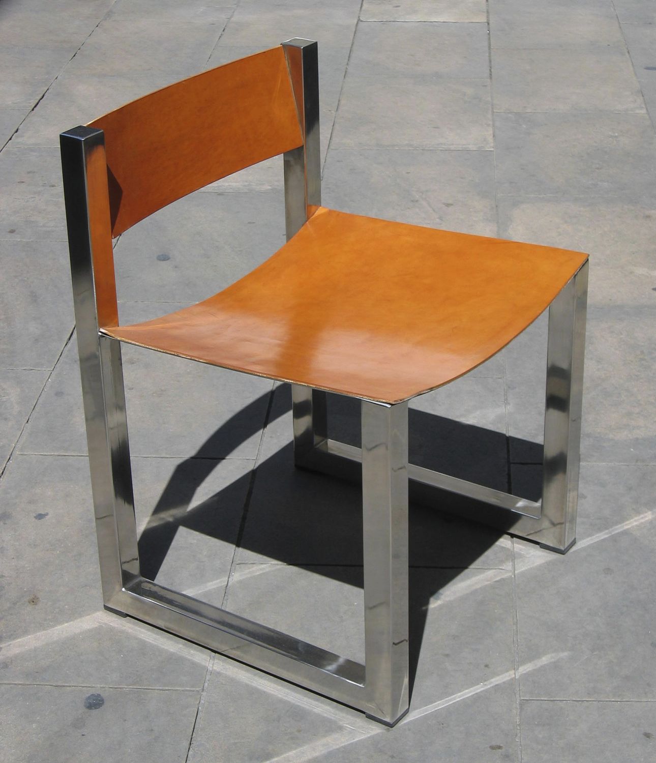 Chaise design Bauhaus DEL ESCRITORIO ICI ET LA en cuir / avec