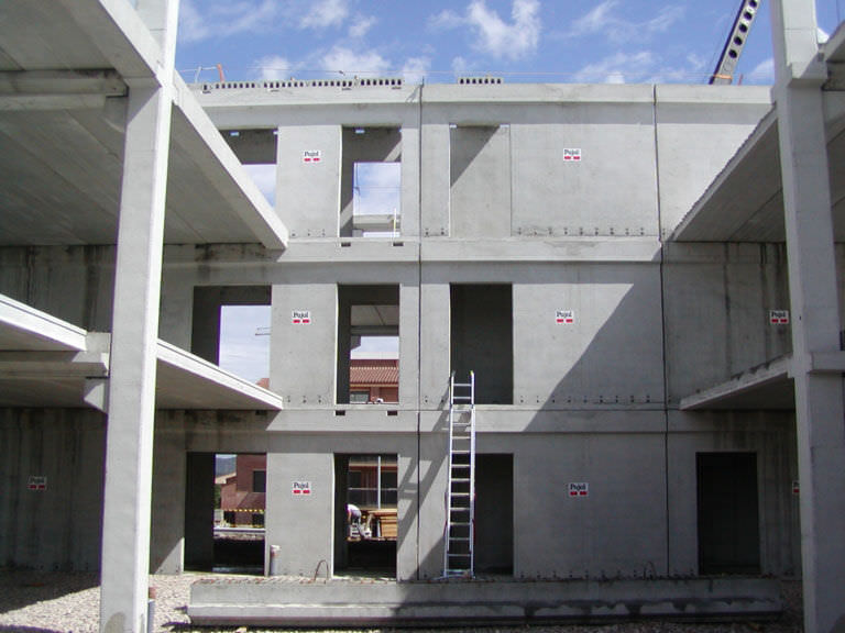 Poteau préfabriqué en béton armé Pujol