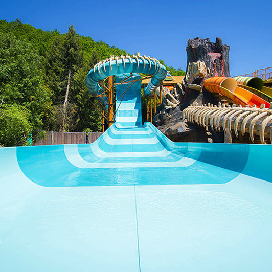 Toboggan aquatique tournant TIDAL WAVE Van Egdom pour parc