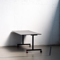 Table d'enseignement contemporaine / en...