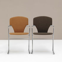 Chaise contemporaine / en tissu / en cuir...