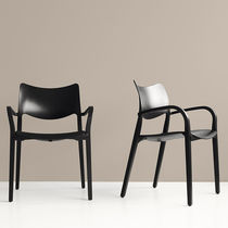 Chaise contemporaine / en bois / contract...