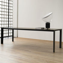 Table contemporaine / en chêne / en teck...
