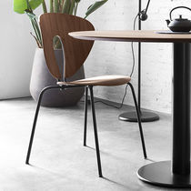 Chaise contemporaine / en tissu / en cuir...