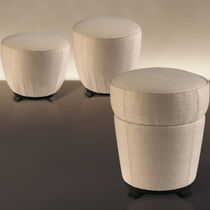 Pouf contemporain / en tissu / en cuir /...