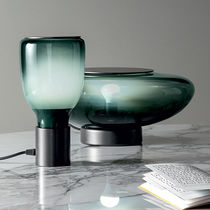 Lampe de table / en métal peint / en verre...
