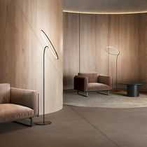 Lampe sur pied / en métal / en tissu / contemporaine