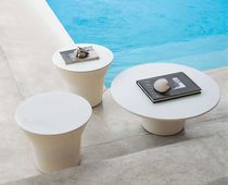 Table basse contemporaine / en thermoplastique...
