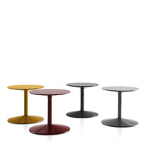 Table d'appoint contemporaine / en polyuréthane...