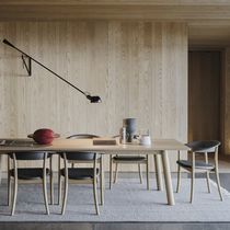 Chaise contemporaine / en cuir / avec piètement...