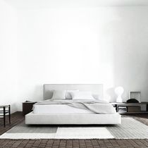 Lit double / contemporain / tapissé / avec...