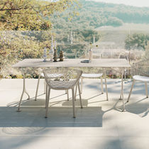 Table contemporaine / en aluminium extrudé...