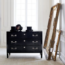 Commode de style / en cuir / non spécifié...
