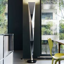 Lampe sur pied / en métal / design original...