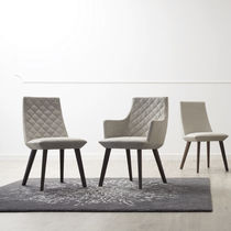 Chaise contemporaine / en tissu / avec piètement...