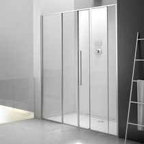 Cabine de douche en verre / en aluminium...