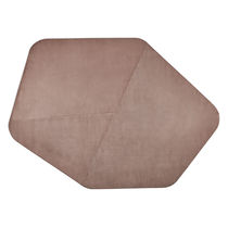 Tapis contemporain / uni / en fibres synthétiques...