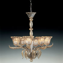 Lustre classique / en verre / 6 ampoules...
