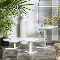 Table basse contemporaine / en HPL / avec...