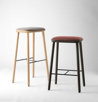 Tabouret de bar contemporain / avec piètement...