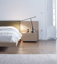 Table de chevet contemporaine / en bois...