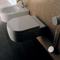 WC suspendu / en céramique
