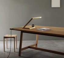 Lampe de table / design original / en laiton