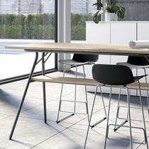 Table mange-debout contemporaine / en bois...