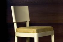 Chaise contemporaine / tapissée / en hêtre...