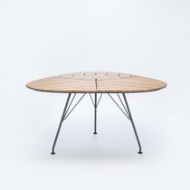 Table à manger contemporaine / en métal...