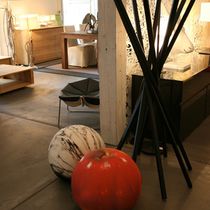 Pouf design original / en polyuréthane /...