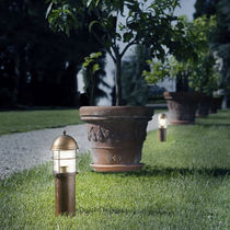 Borne d'éclairage de jardin / classique...