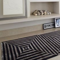 Tapis contemporain / à motif géométrique...