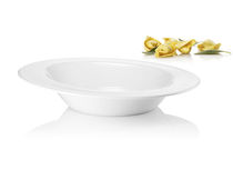 Assiette de service / creuse / en porcelaine...