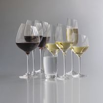 Verre à pied / à vin / en verre soufflé...
