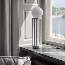 Lampe de table / en acier à revêtement par...