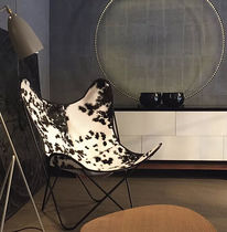Fauteuil contemporain / en cuir / en peau...