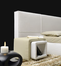 Lit double / contemporain / tapissé / avec...
