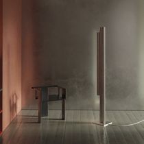 Lampe sur pied / en polycarbonate / en aluminium...