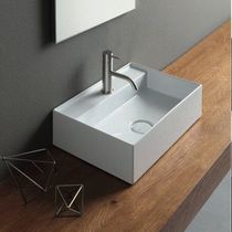 Vasque à poser / en céramique / avec mitigeur...
