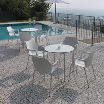 Chaise de restaurant contemporaine / avec...