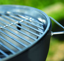 Barbecue à charbon / sur pied / en acier...