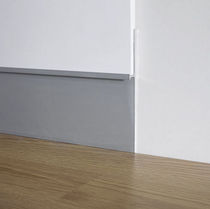 Plinthe en aluminium