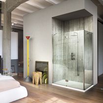 Cabine de douche en verre / avec porte pivotante...
