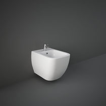 Bidet suspendu / en céramique